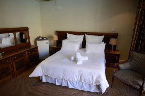 Norscot Manor Guest Lodge Sandton Kültér fotó